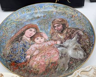 Lot #183 Edna Hibel Limited Edition Christmas Plates 1987 1988 Bunnykins Ceramic Dish Collectible
