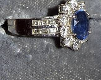Sapphire and Diamond Halo Ring
Stunning vintage-inspired sapphire and diamond halo ring set in white gold. Brilliant oval-cut blue sapphire surrounded by sparkling diamonds — timeless elegance and fine craftsmanship.