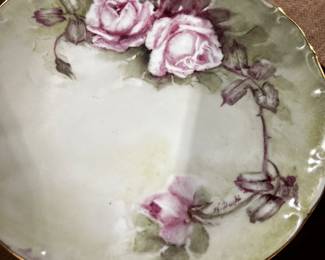 Dessert Plates Cabbage Green & Rose
Pic shows lighter