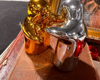 Modern Huggers Salt/Pepper