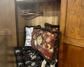 Wardrobe / Throw Pillow Sets / custom made