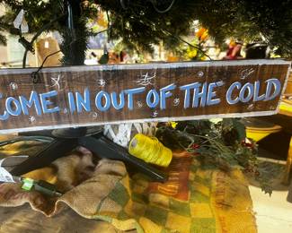 Cute Winter Sign
Put in a wreath or Gang alone