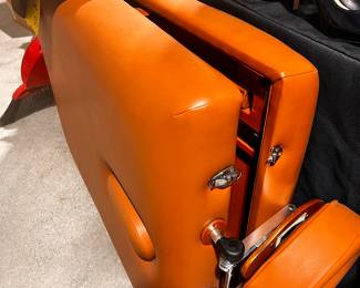 Massage Table w/Carrier Bag / New