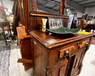 Antique Cabinet w/Mirror / very nice