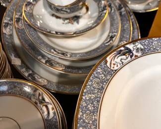 Lg beautiful China Sets