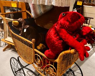 Wicker Carriage antique/vintage / Sun umbrella 
Custom Large Red Frog
