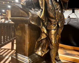 Shakespeare Stature  
Great Library/Office pc / heavy / large