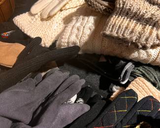 Hats & Gloves / most new