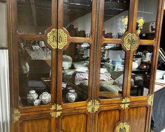 Beautiful Asian Style China/Display Cabinet
Low $$  ! 