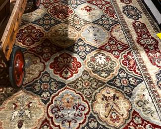 Area Rug  app 8 x 11’ good shape