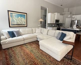 L-sectional w/large Shaw area rug
