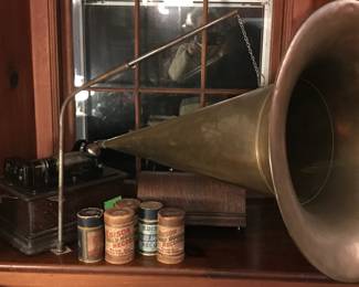 Edison Model D phonograph with 5 cylinders