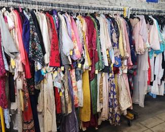 Women's Vintage Clothing