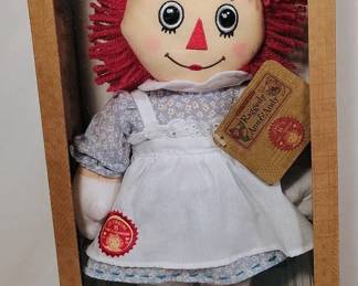 2009 Hasbro Raggedy Ann 95th Anniversary Edition Doll