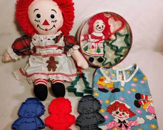 2003 Hasbro Raggedy Ann Holiday Chef Doll, Cookie Cutters, and A Childs Apron