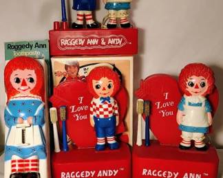 4 Vintage Raggedy Ann  Andy Toothbrush Sets And Toothpaste Dispenser 70s