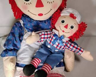 2002 Hasbro 33 Lots To Love Raggedy Ann and 15 Raggedy Andy