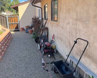 Lots of gardening tools 