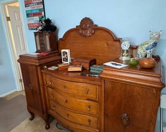 Vintage 3 drawer dresser with side cabinets
72IN wide , 64IN high, 20IN deep
