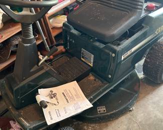 Craftsman riding lawnmower 10 HP/30inch