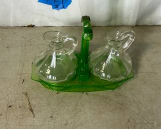 Oil and vinegar servingware