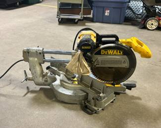 DeWalt saw
