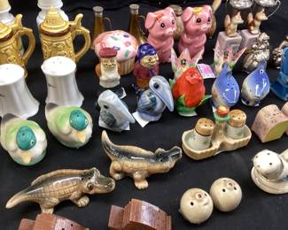 ASSORTED VTG. COLLECTIBLE SALT & PEPPER SHAKER SETS NO SHIPPING PICKUP ONLY