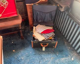 Suitcase, full of vintage material