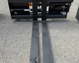 2025 Wolverine PFA-11-3300G Hydraulic Adjustable Pallet Fork, Unused
