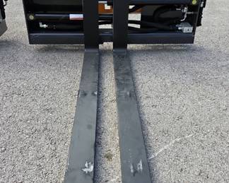 2025 Wolverine PFA-11-3300G Hydraulic Adjustable Pallet Fork, Unused