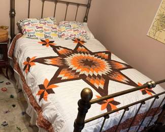 Full size bed - quilt