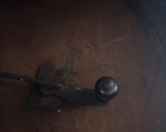 Antique Oak Pedestal Dining Table
Made by The Breece Furniture Co., April 1, 1913 with original hand-crank expansion system