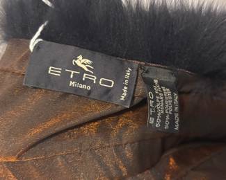 Etro Milano Fur Snood — Made in Italy
Elegant bronze metallic  with genuine fur trim