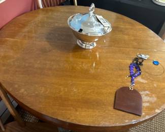 Antique Oak Pedestal Dining Table
Made by The Breece Furniture Co., April 1, 1913.