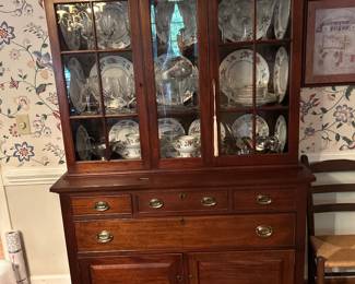 Craftique china cabinet.  this furniture is gorgeous.