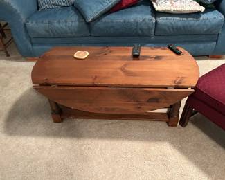 drop leaf coffee table.