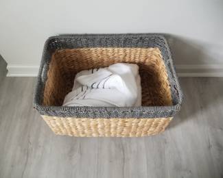 Basket; towels