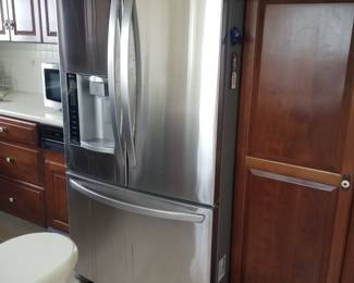 LG refrigerator