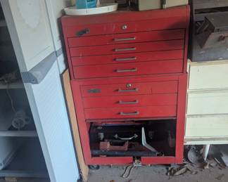 Tool chest