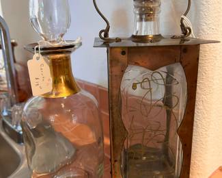 decanters, plays music when you pour on right