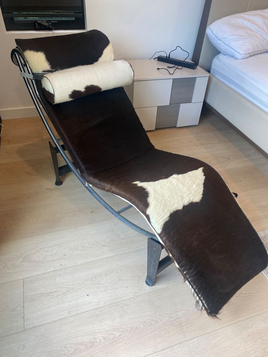 Cow leather chaise lounge