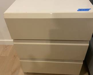 2 modern cream nightstands by Lanae furniture
18”L x 24”W x 30” H
