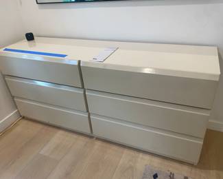 Dresser by Lane furniture
69”L x 18”Dx 30”H