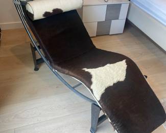 Cow leather chaise lounge