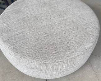 Round ottoman