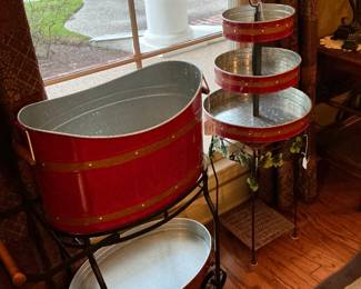 Several pieces for entertaining for Christmas and you have a drink bucket and a three tier server