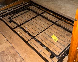The trundle part of the daybed
