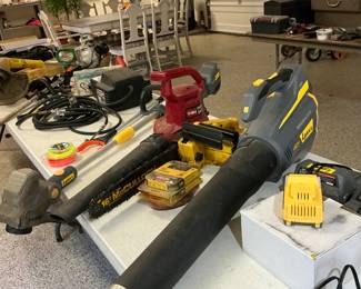 Battery and corded blowers weedeater