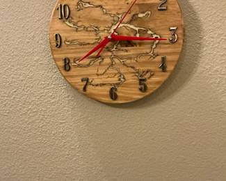Very unique clock with a sweeping secondhand