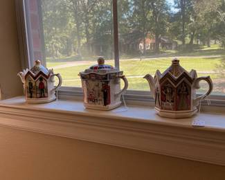 Sadler English teapots